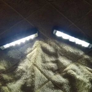 Recibí la luz impermeable para bicicleta, lámpara frontal, de la clienta L***a.