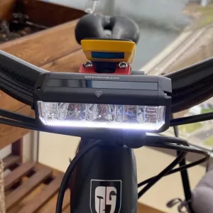 Luz impermeable para bicicleta recibida del cliente R***r.