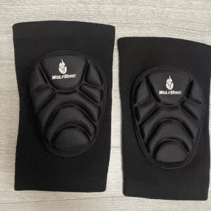 Recibí pantalones acolchados para snowboard con protección para las rodillas del cliente T*****r.